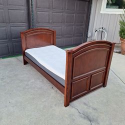 Twin Size Bed 