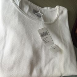 preowned newish With Tags Chico's Sleeveless Shirt