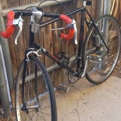 Vintage 1980 Road Bike Univega Racing Bike Size 27.5 Needs To Adjust The Back Breaks( Only) Working Condition $70 Check Out All Pictures 