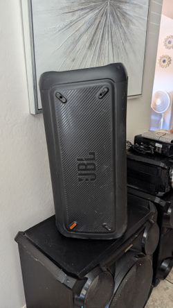 Used in good working condition JBL audio party box 300 Bluetooth speaker
Mesa Main & Gilbert Rd