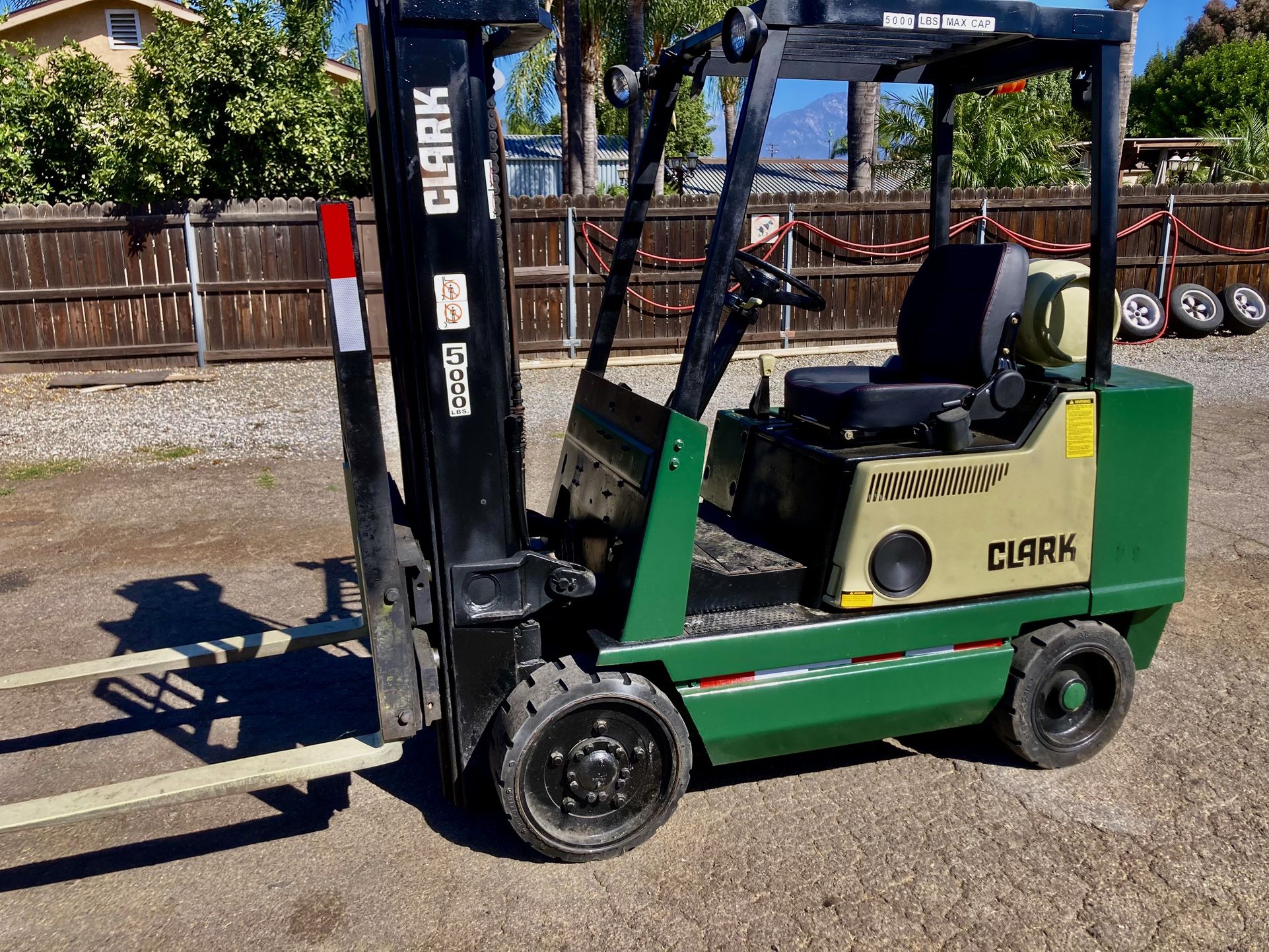 Clark Forklift (Read listing)