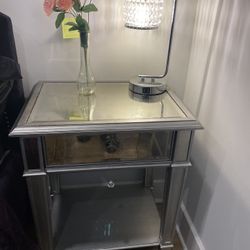 Moving! Must Go! Elegant Mirror Night Stand And Chandelier Lamp