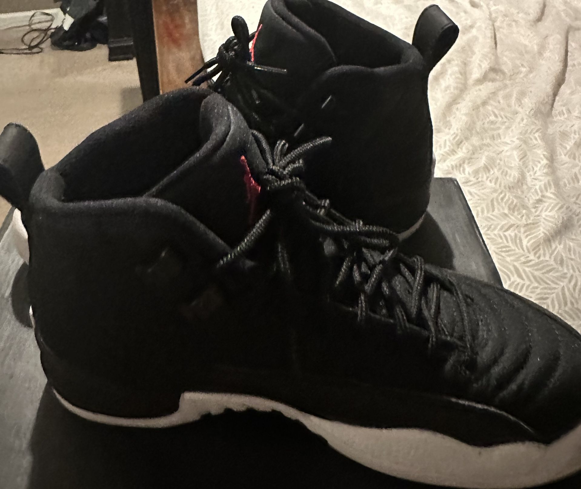 Air Jordan Retro 12 Youth Size 5.5 