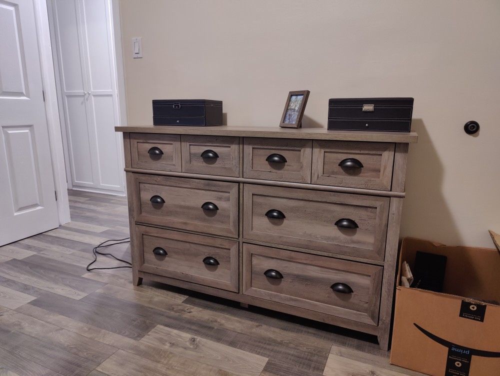 Welwick Designs New Dresser (Open box)