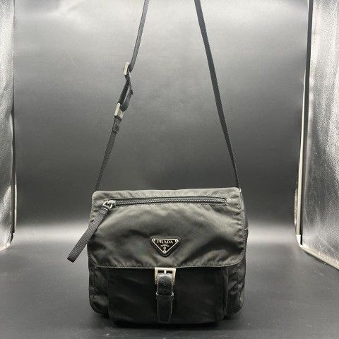 𝐏𝐑𝐀𝐃𝐀 Shoulder Bag Triangle Plate Belt Nylon