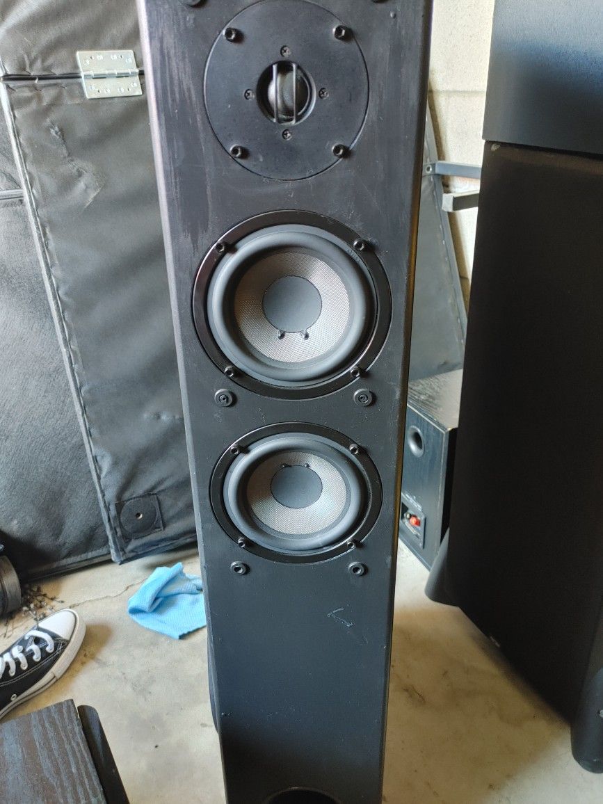 Yamaha Tower speakers