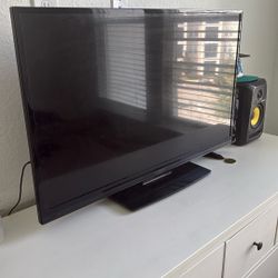 Insignia - 34ā TV with FREE Amazon firestick