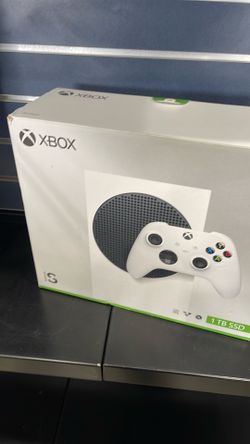 Xbox series s in box