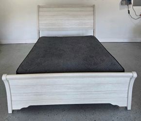 Light Grey Queen Size Bed with Mattress