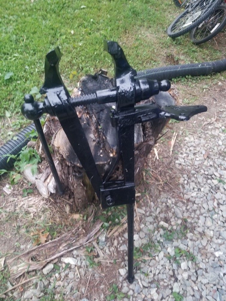 Large Indian chief Post Vice