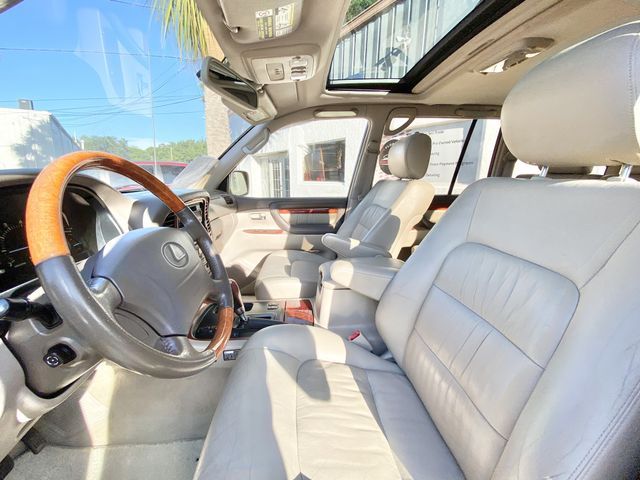 2000 Lexus LX