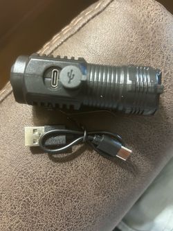 Compact Tactical Flashlight with Pocket Clip