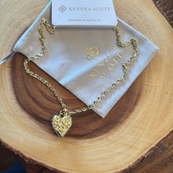 Kendra Scott Heart Pendant 