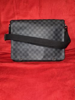 Authentic Louis Vuitton Damier Graphite District GM