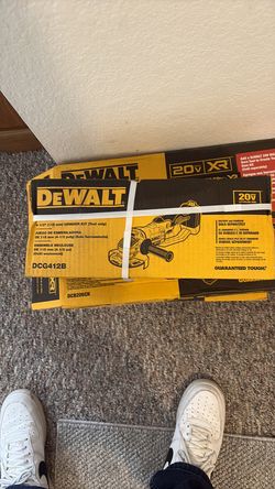 Dealt 20v grinder
