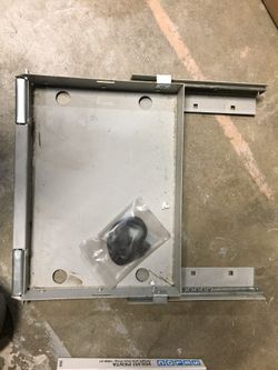 Kwikee sliding battery tray