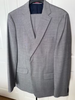 Tommy Hilfiger Light Gray Suit  Size: 42L / 36W 32L  Lightly used