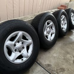 Toyota Tacoma OEM wheels & Tires