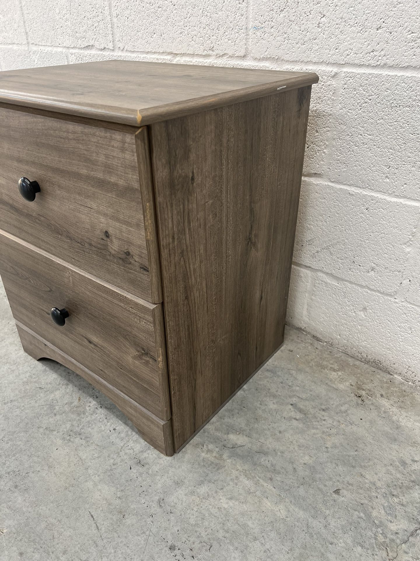Beautiful Wood Grain Grey Gray Nightstand Rustic Modern Contemporary Dresser 