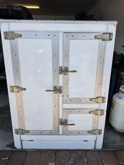 1920 vintage refrigerator