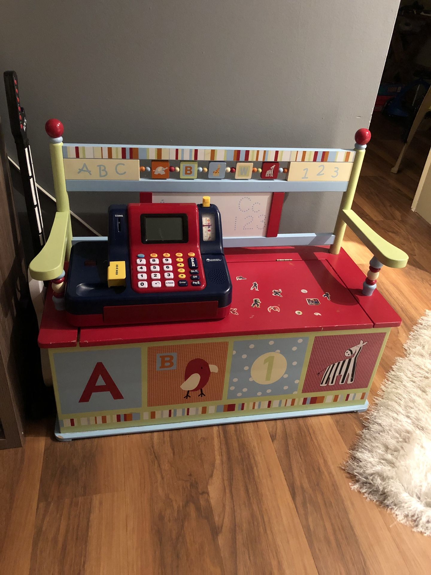 Kids toy box