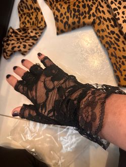 Madonna 80s black lace fingerless gloves