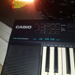 Electric Keyboard Casio