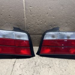 #OH106 92-98 BMW E36 3 Series Sedan Taillight Pair 