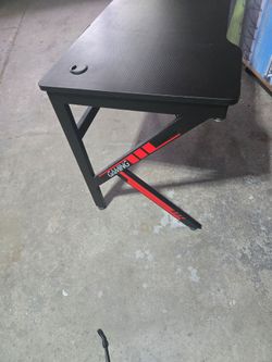 Gaming desk