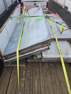 Walk in. Freezer/cooler wall panels