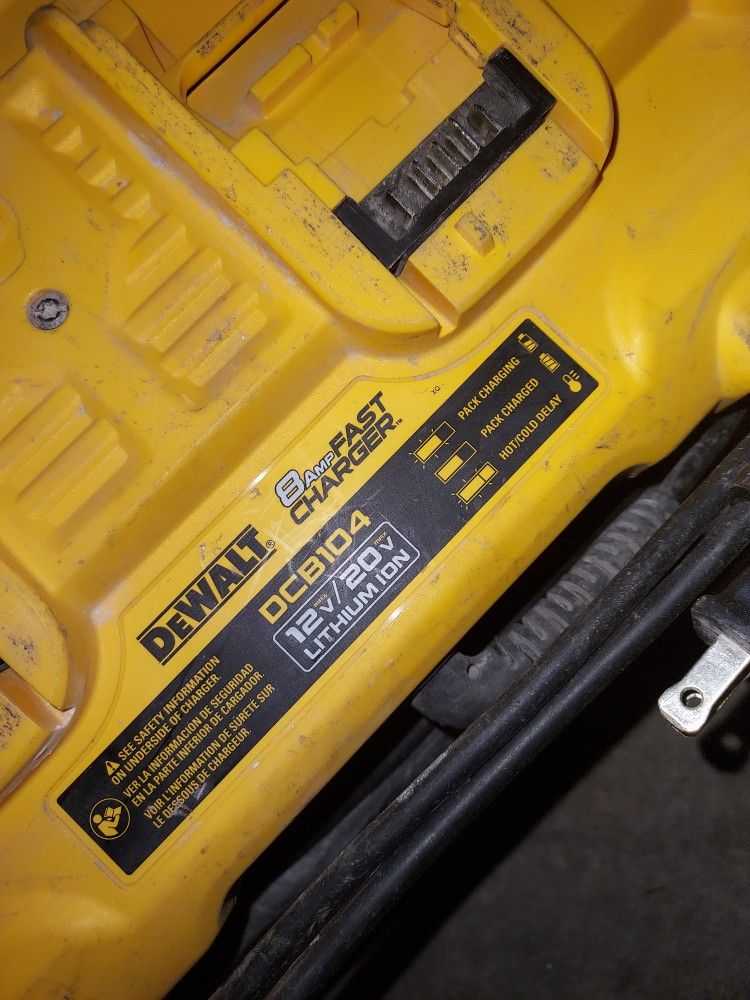 Dewalt Fast Charge Battery Charger & Batteries