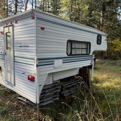 1994 Sportsman’s Truck Bed Camper 9’6”