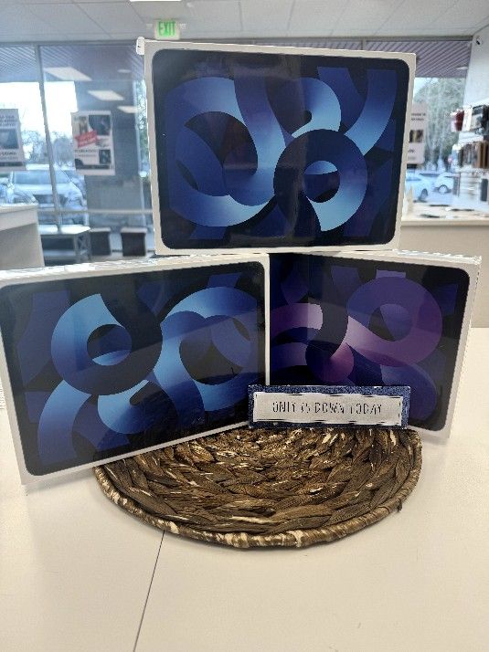 Apple iPad Air 5 - Great Deals, Get Yours Today! $1 Down!