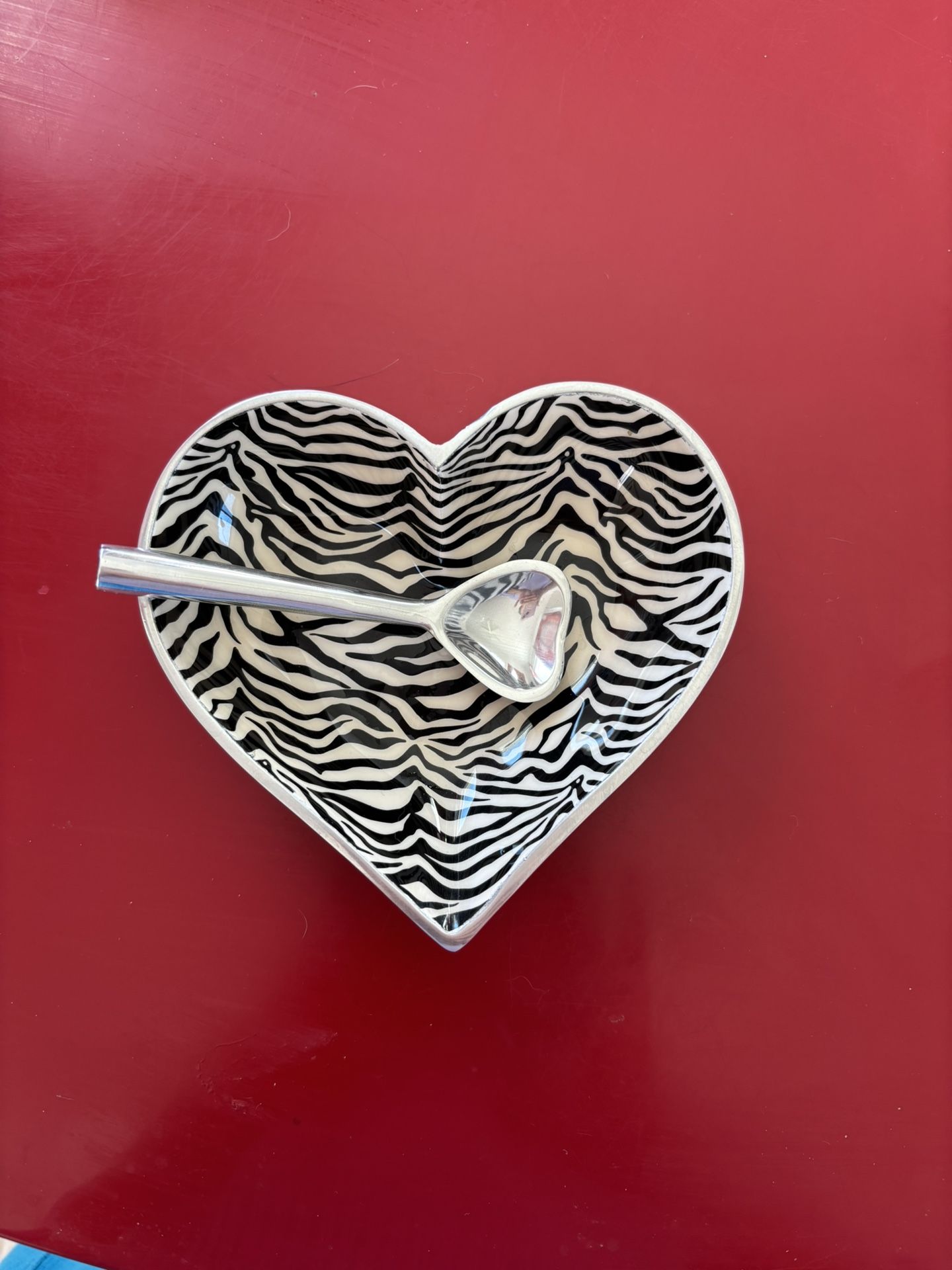 HEART-SHAPED ZEBRA PRINT DISH WITH SPOON