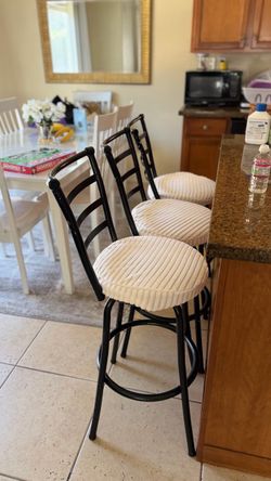 3 barstools