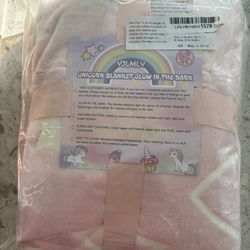 Glow in The Dark Heart Stars Blanket, Gifts for Girls Women Mom, Soft Warm Cozy Pink Blanket for Girls, Christmas Birthday Gifts Presents for Kids 3-1