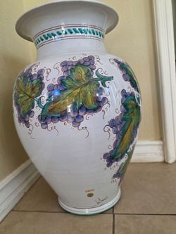 Large Hand-Painted Italian Ceramic Vase – Made in Italy (Gubbio)
