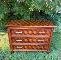 Hooker Seven Seas Parquet Elm 3-Drawer Dresser Geometric Finish