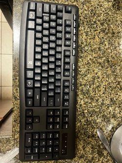 Wireless keyboard (Has small usb thingy)