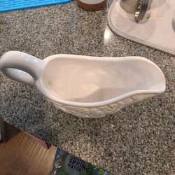 Gravy boat