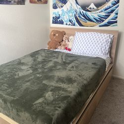 Full Size Bed