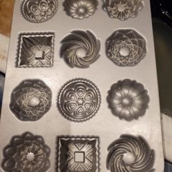 Nordic Ware  Small Bundt Cake Pan