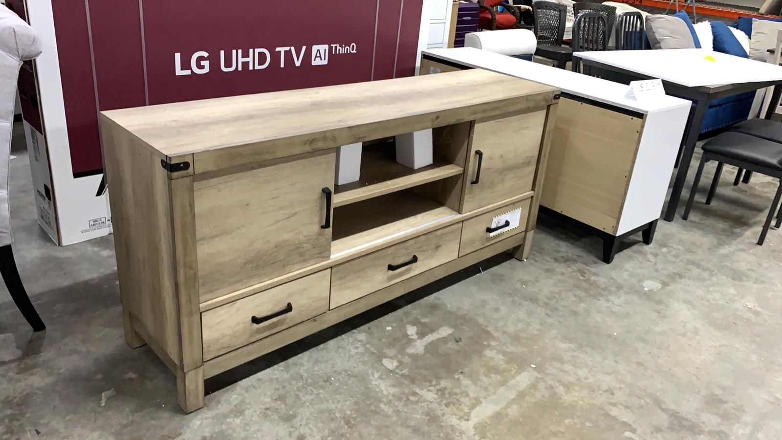 Great Tv Stand up to75” Tv no problem Solif heavy wood (Finance available)