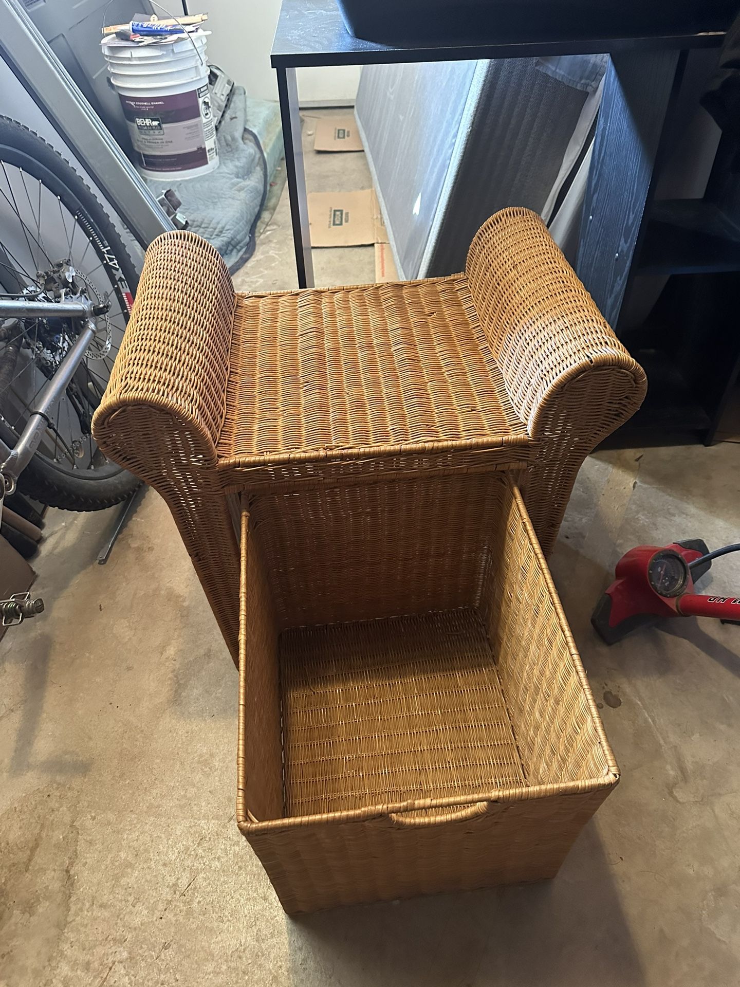 Chair/ Basket