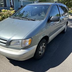 2000 Toyota Sienna