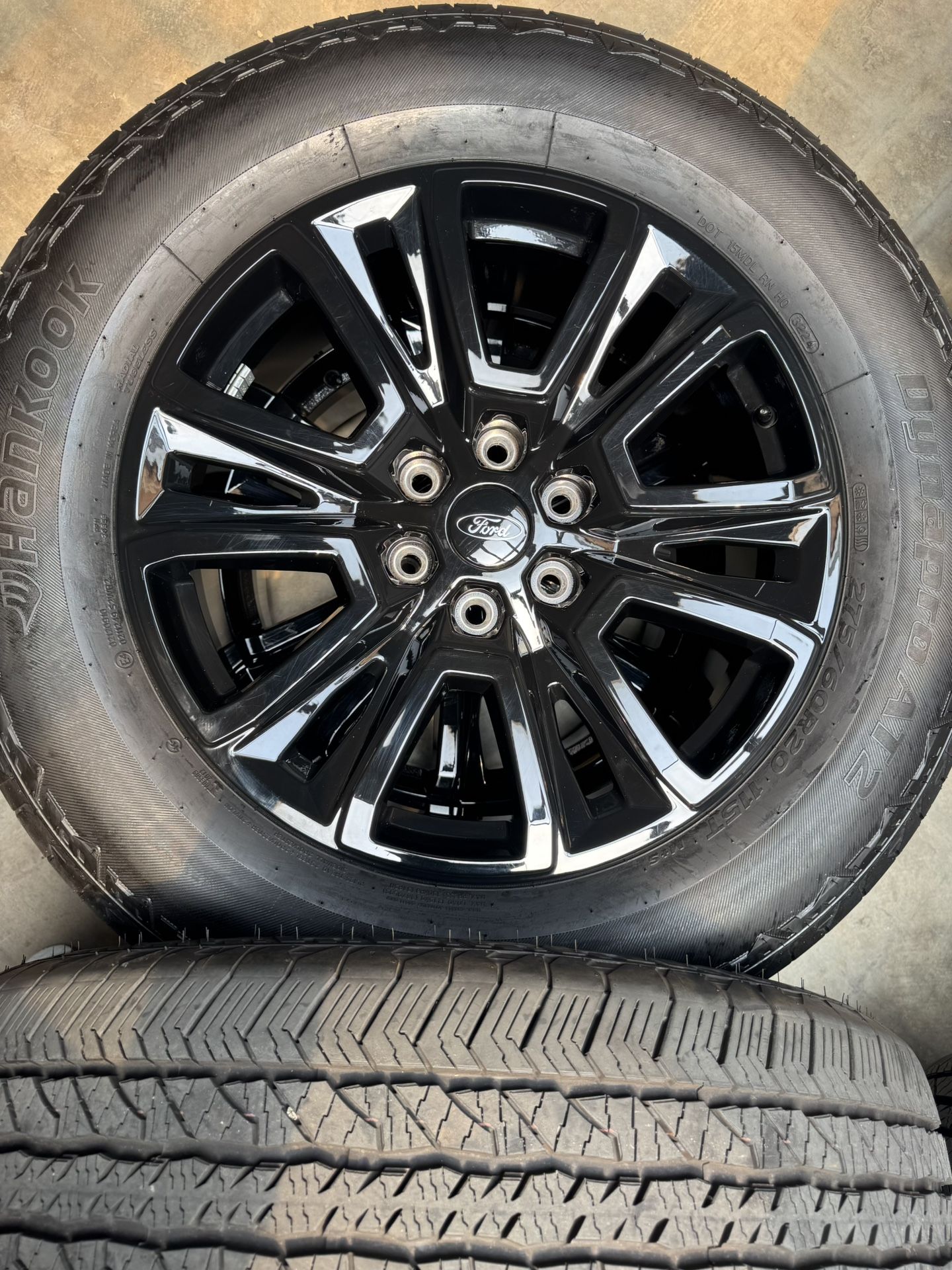 FORD F150 Platinum Stock Rims And Tires