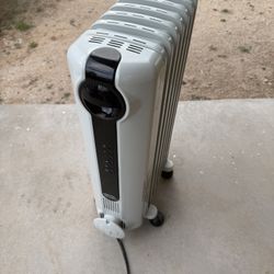 DeLonghi oil-filled radiant heater