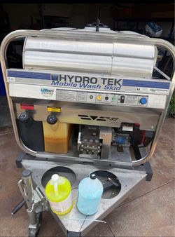 Pressure washer with trailer
