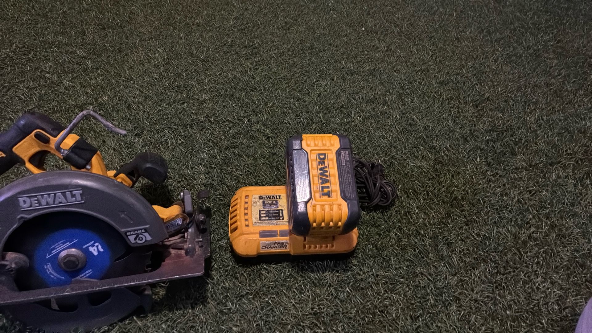 Dewalt Brushless Circular Saw 60 Volt With 9ah Flexvolt20v/60v