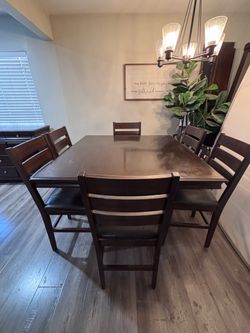 Dinning table with chairs